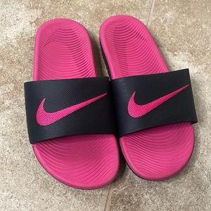 Nike girls slides. Excellent condition. Size 4.